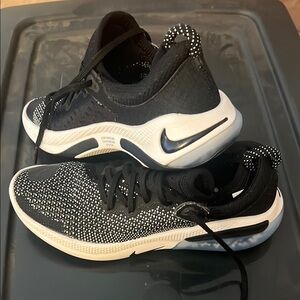 Nike Joyride Run. Black and White. Women’s size 7.